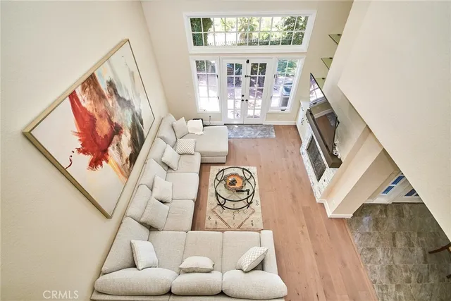 a view of entryway with a front door