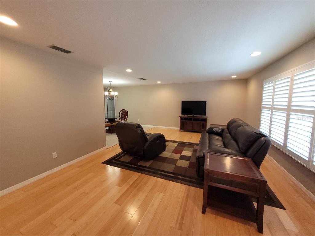 1104 Riflecrest Avenue Valrico, FL 33594 - Photo 4 of 21