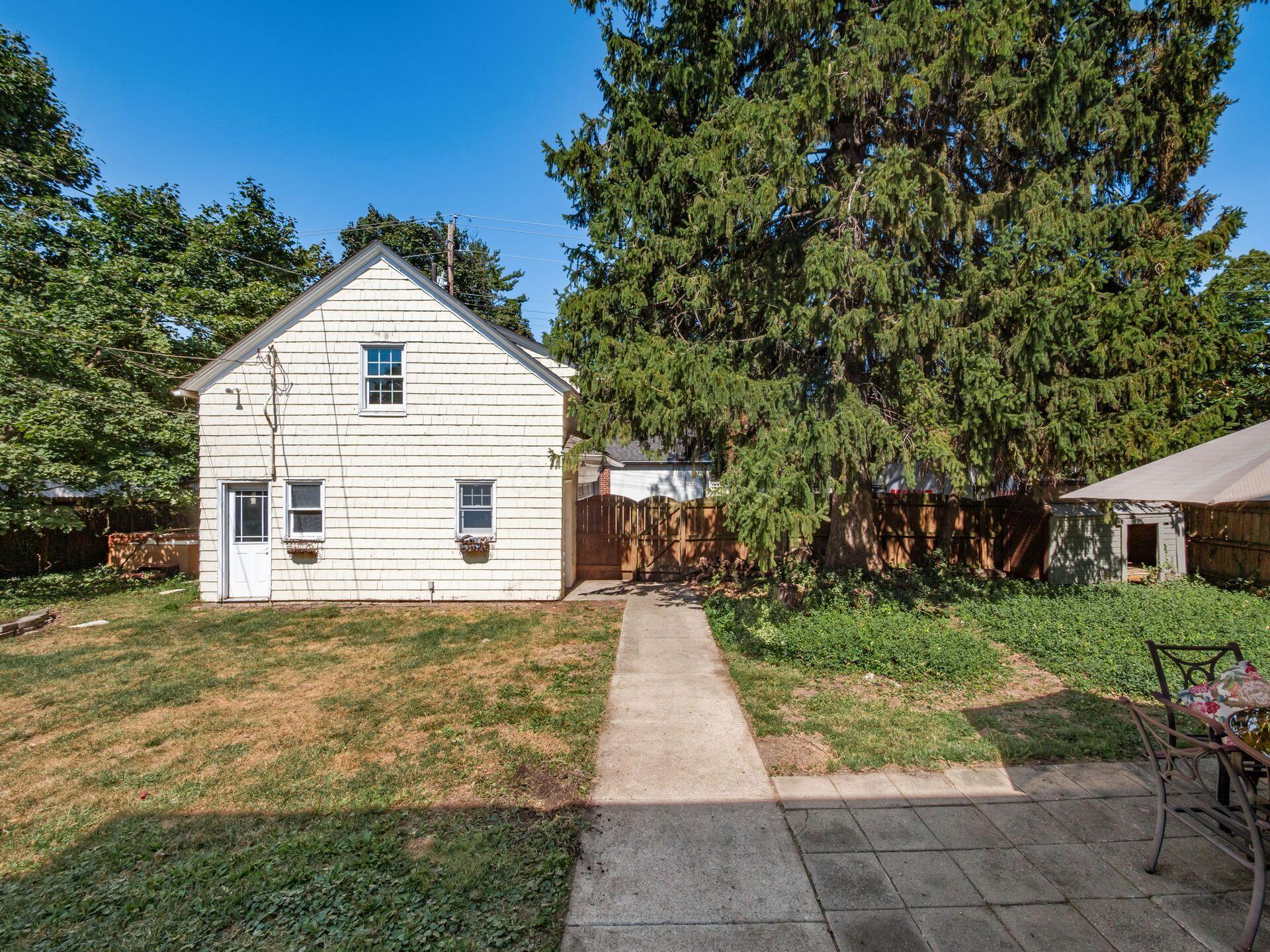 2424 Sherwood Road Bexley, OH 43209 - Photo 63 of 92 Backyard