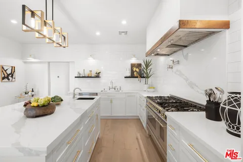 $3,899,000 | 4256 Tarzana Estates Drive, Tarzana, CA 91356
