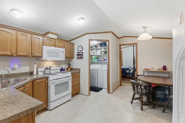 $180,000 | 1 B Quaboag Valley, Sudbury, MA 01776