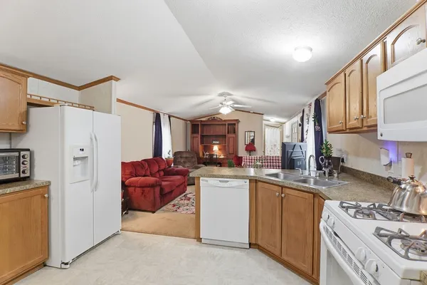 $180,000 | 1 B Quaboag Valley, Sudbury, MA 01776