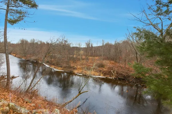 $180,000 | 1 B Quaboag Valley, Sudbury, MA 01776