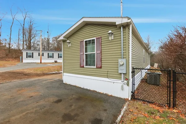 $180,000 | 1 B Quaboag Valley, Sudbury, MA 01776