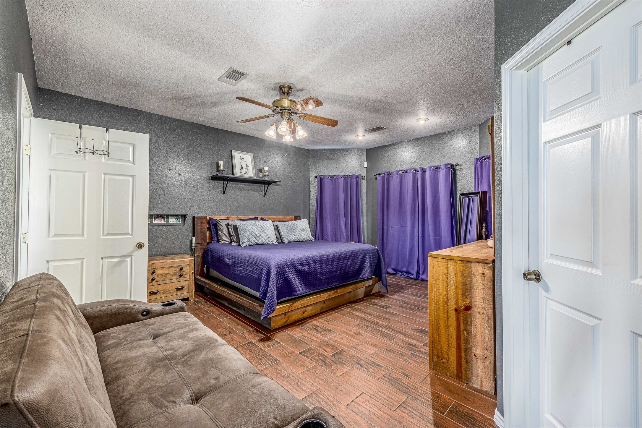 6534 FM 3180 Road Baytown, TX 77523 - Photo 12 of 34 primary bedroom (1st floor)