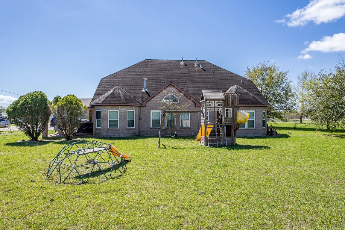 6534 FM 3180 Road Baytown, TX 77523 - Photo 15 of 34 nice sized back yard