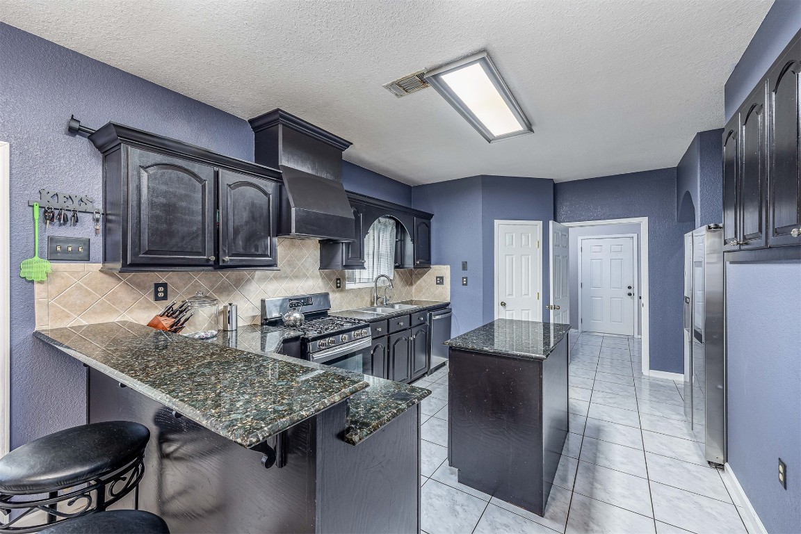 6534 FM 3180 Road Baytown, TX 77523 - Photo 25 of 34 kitchen