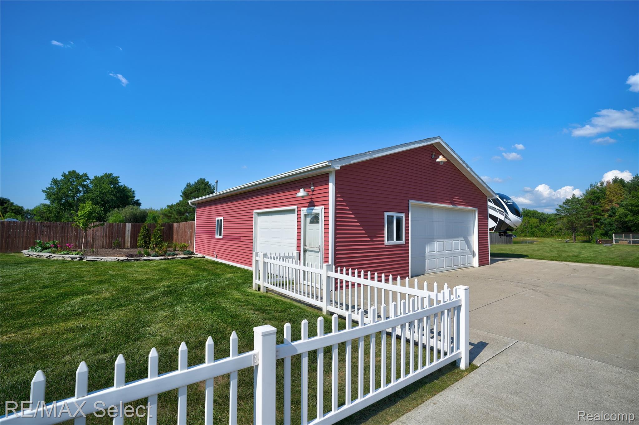 3309 South Vassar Road Davison, MI 48423 - Photo 4 of 45 3309 S. Vassar Rd 007.jpg