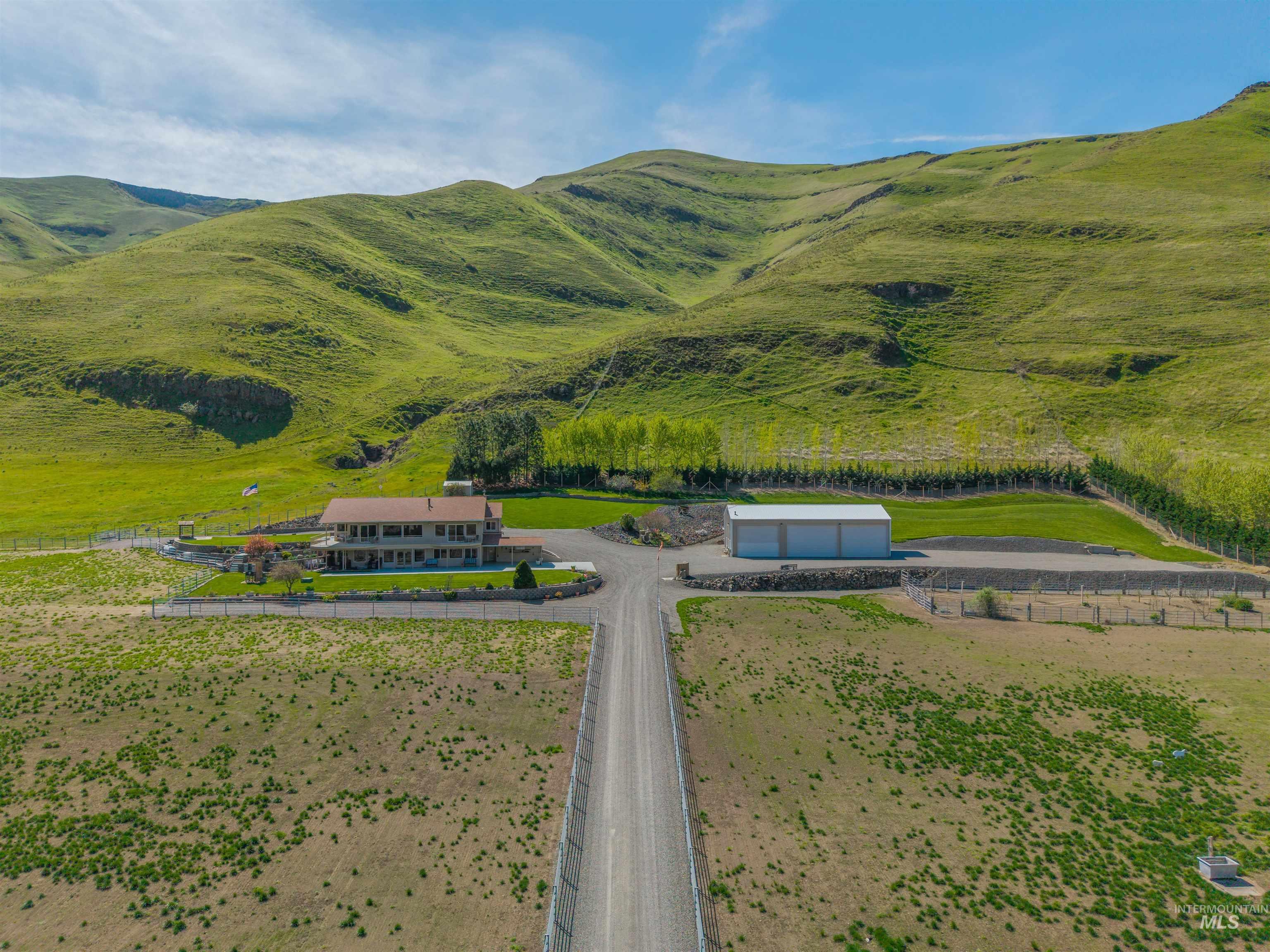 11056 Snake River Road Asotin, WA 99402 - Photo 48 of 50 View of mountain background