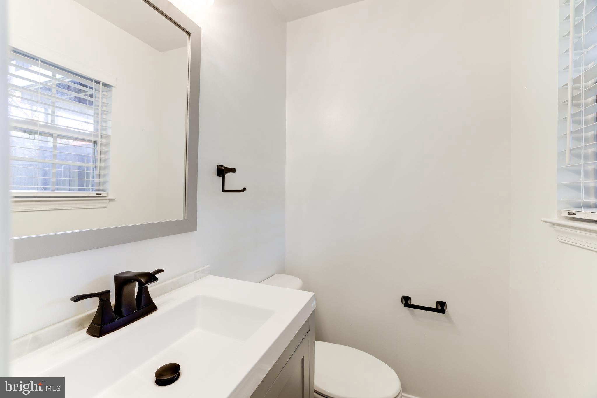 10 West Glebe Road Alexandria, VA 22305 - Photo 8 of 41