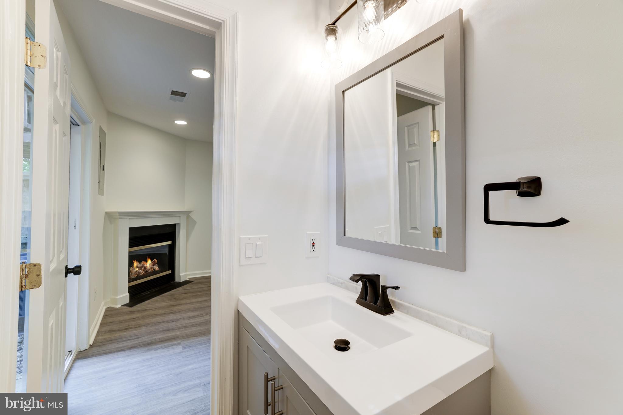 10 West Glebe Road Alexandria, VA 22305 - Photo 9 of 41