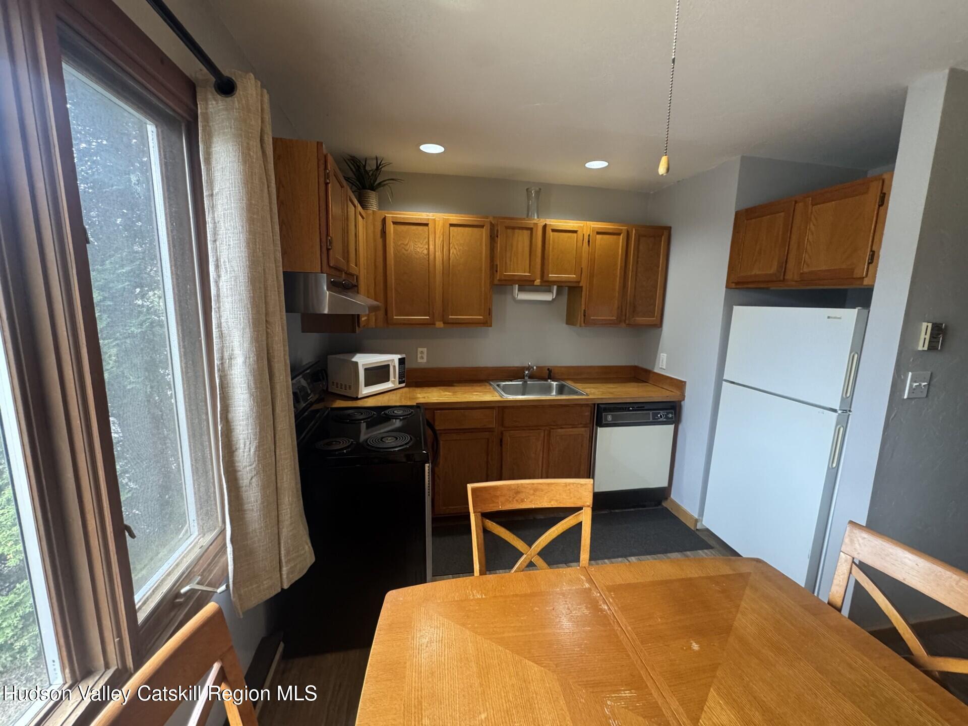 41 Quads Way, Unit 41 Windham, NY 12496 - Photo 9 of 29 b3435588-0976-4b38-8139-b33c5edb9332