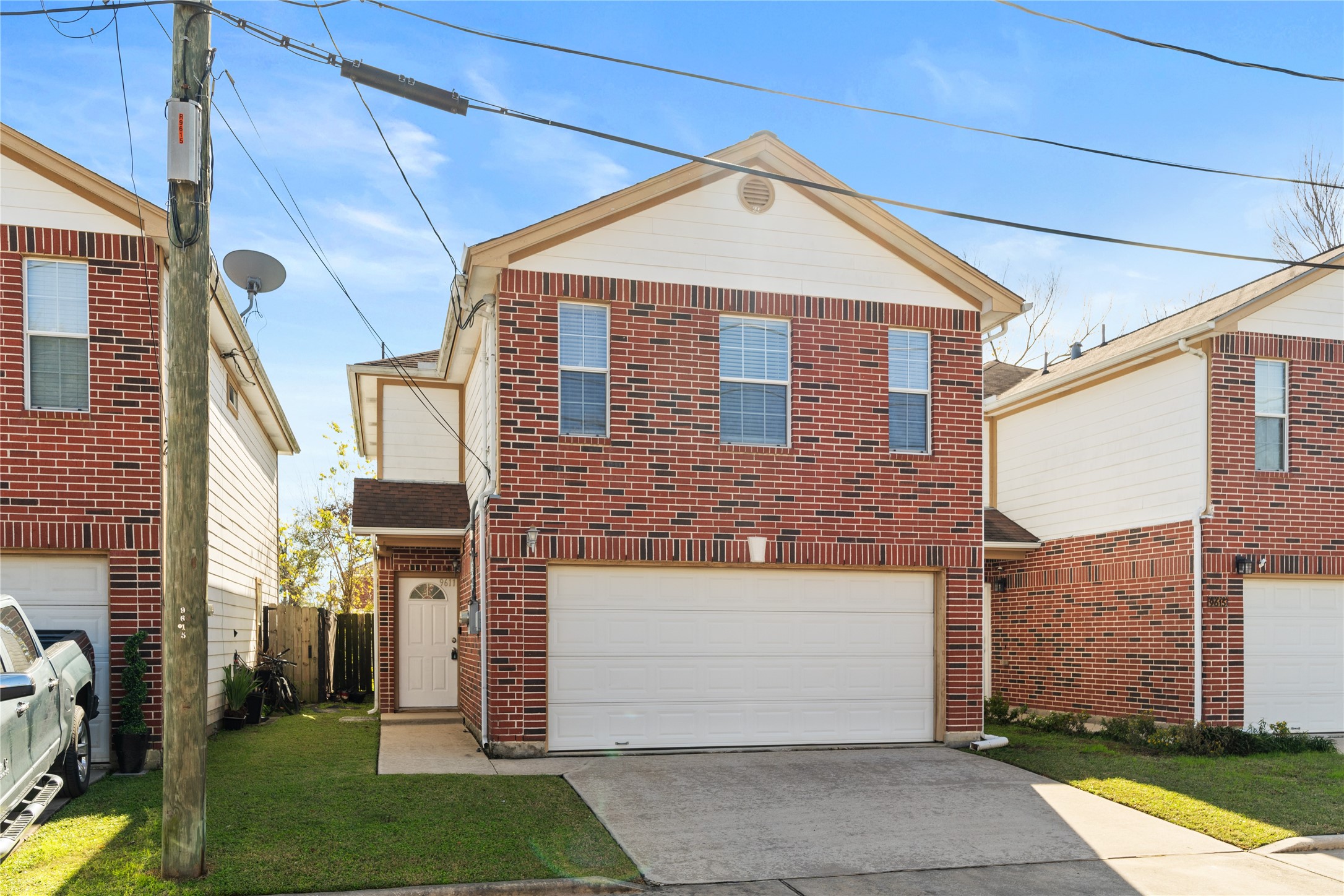 9611 Elmview Place Houston, TX 77080 - Photo 1 of 19