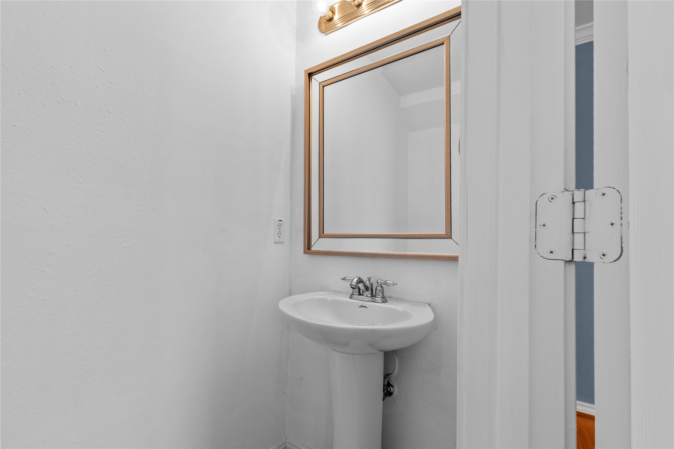 9611 Elmview Place Houston, TX 77080 - Photo 8 of 19