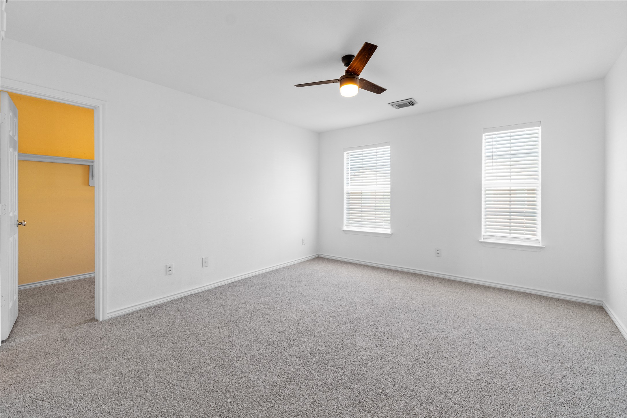 9611 Elmview Place Houston, TX 77080 - Photo 9 of 19