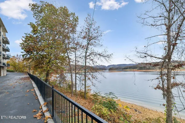 $389,900 | 112 Sandpiper Lane, Bean Station, TN 37708