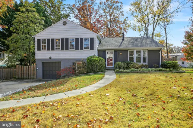 $995,000 | 8802 Stonehaven Court, Rockville, MD 20854