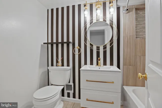 $995,000 | 8802 Stonehaven Court, Rockville, MD 20854