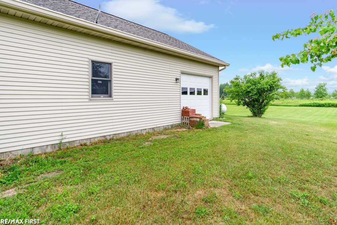4671 Cribbins Road Avoca, MI 48006 - Photo 8 of 79 31351202-7.JPG