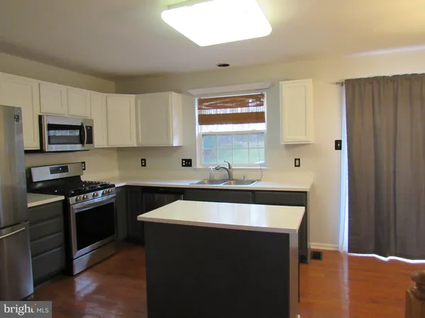 $2,200 | 37 West Kyla Marie Drive, Newark, DE 19702