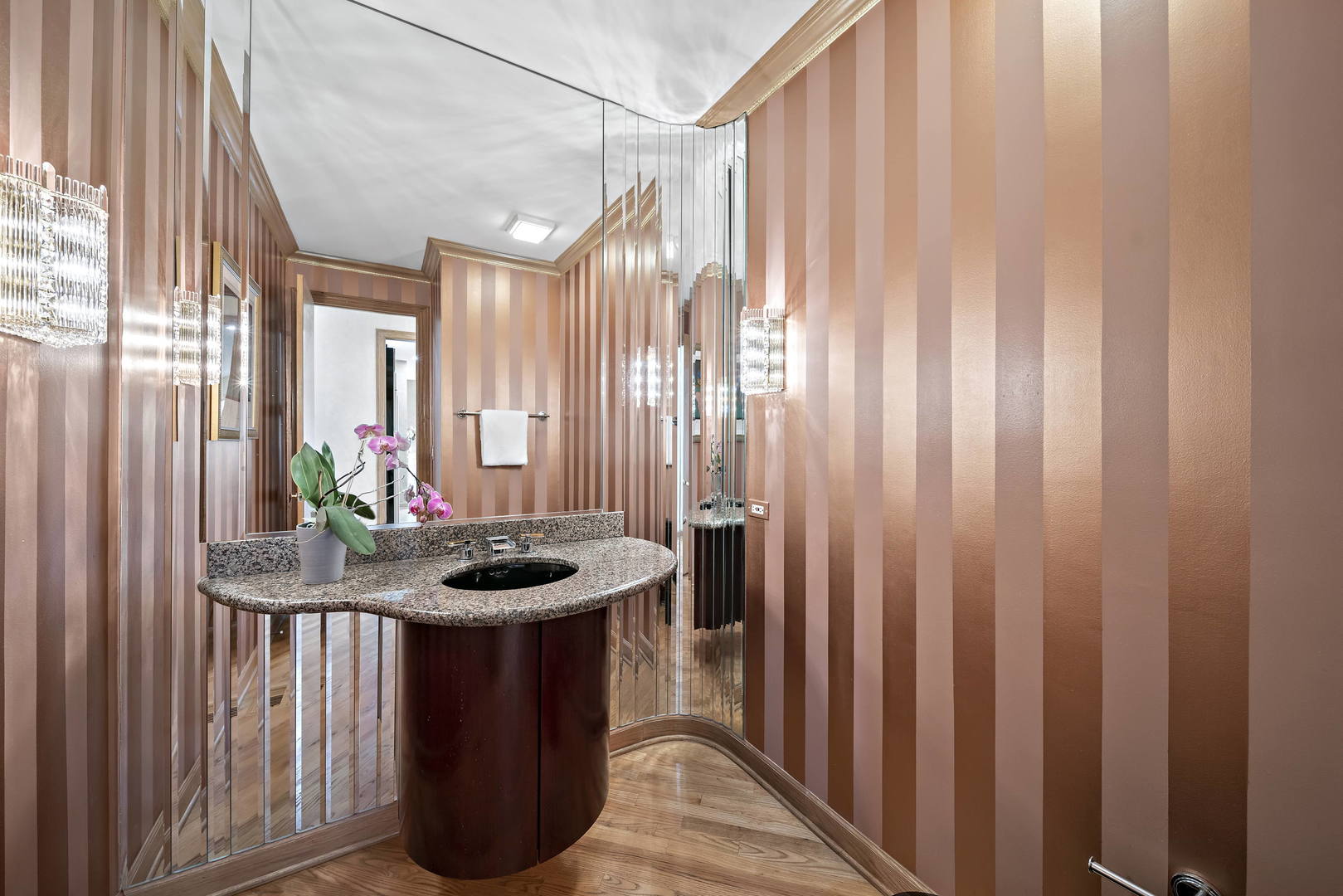 1669 Braeside Lane, Northbrook, IL 60062 Compass