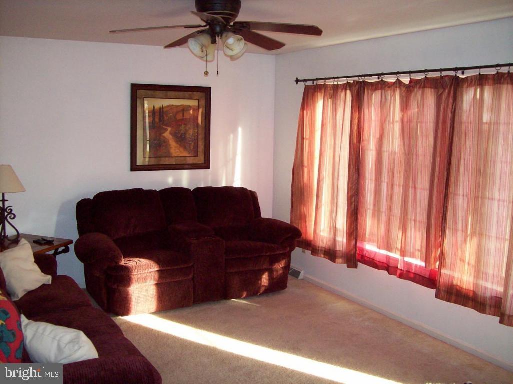 265 Conway Drive Lititz, PA 17543 - Photo 3 of 19 Gallery Image 3