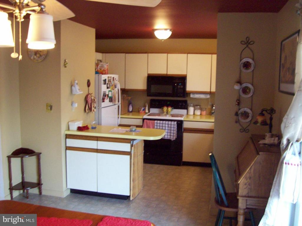 265 Conway Drive Lititz, PA 17543 - Photo 5 of 19 Gallery Image 5