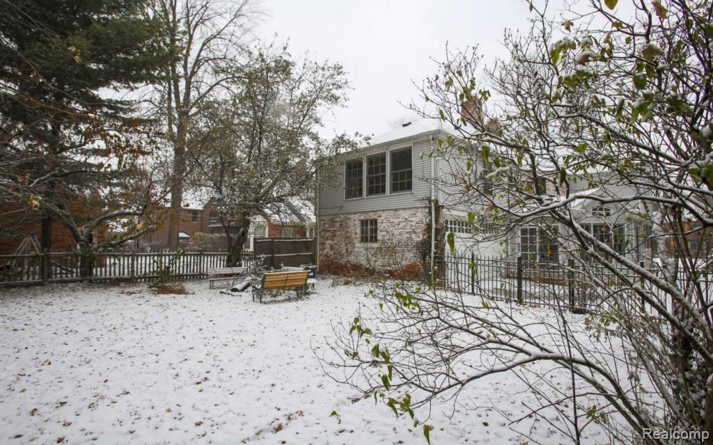 109 Moran Road Grosse Pointe, MI 48236 - Photo 30 of 30 30-photo-web-1680x1050-500365.jpg