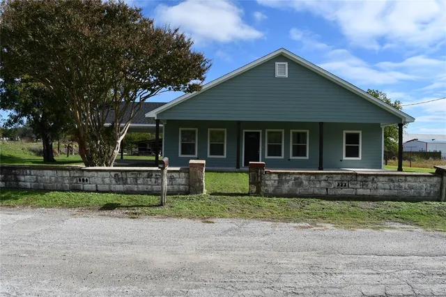 $350,000 | 279 South Camden Street, Dublin, TX 76446