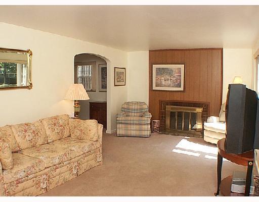 120 Orchard Spring Road Pittsburgh, PA 15220 - Photo 2 of 8 Living Room.