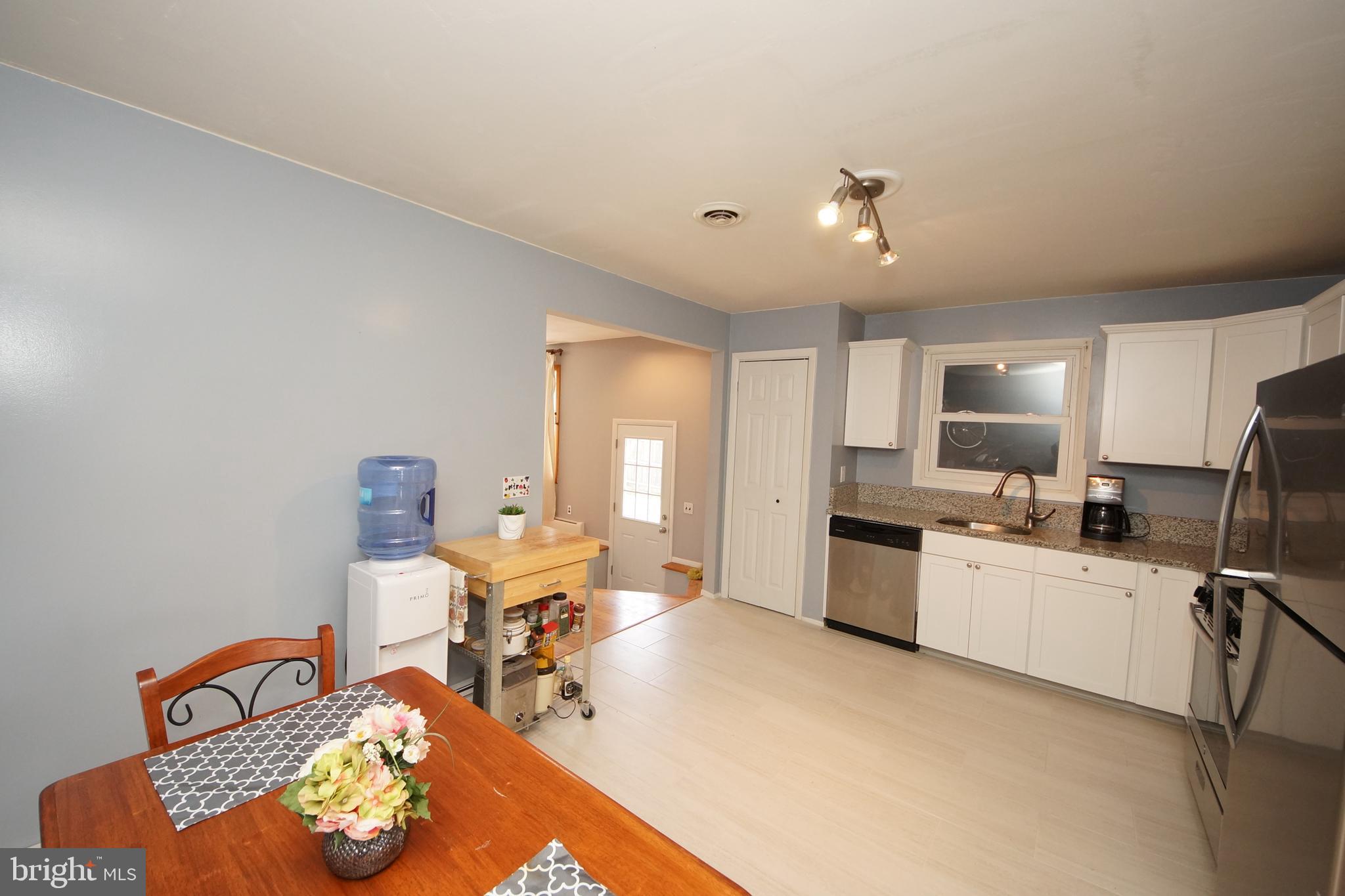 36 Running Brook Road Ewing, NJ 08638 - Photo 14 of 34 Remodeled kitchen