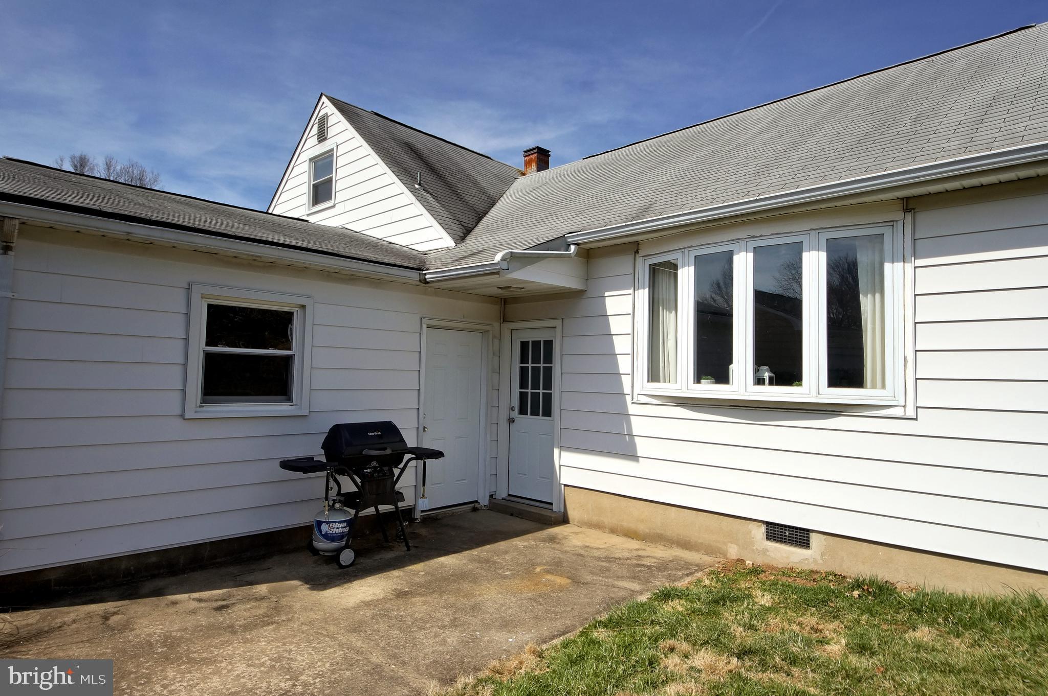 36 Running Brook Road Ewing, NJ 08638 - Photo 29 of 34 Back patio view