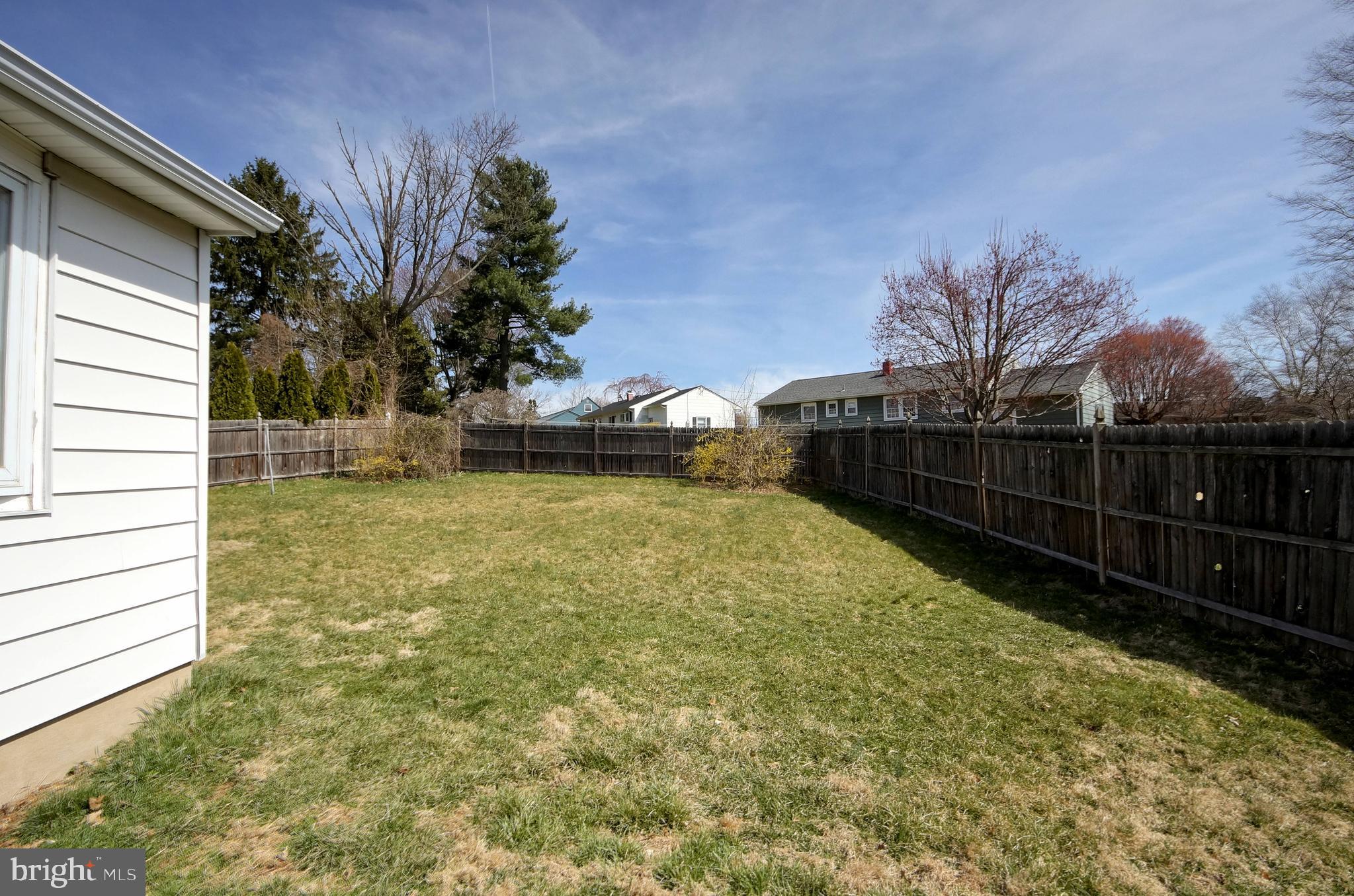 36 Running Brook Road Ewing, NJ 08638 - Photo 34 of 34 Exterior side yard view