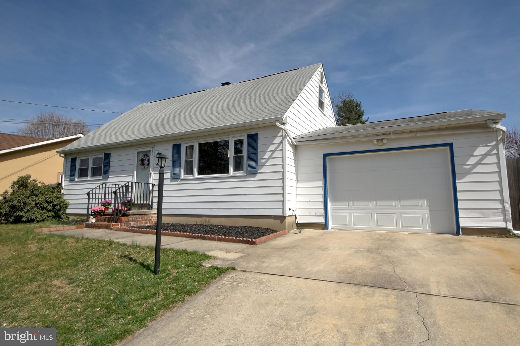 36 Running Brook Road Ewing, NJ 08638 - Photo 5 of 34 Exterior front angled