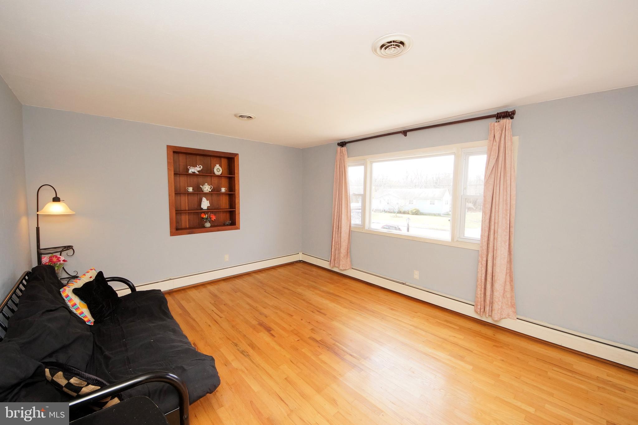 36 Running Brook Road Ewing, NJ 08638 - Photo 7 of 34