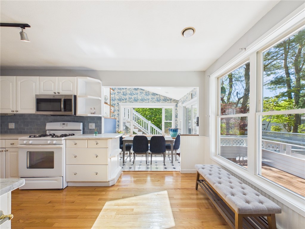 119 Hemlock Road South Kingstown, RI 02879 - Photo 6 of 46