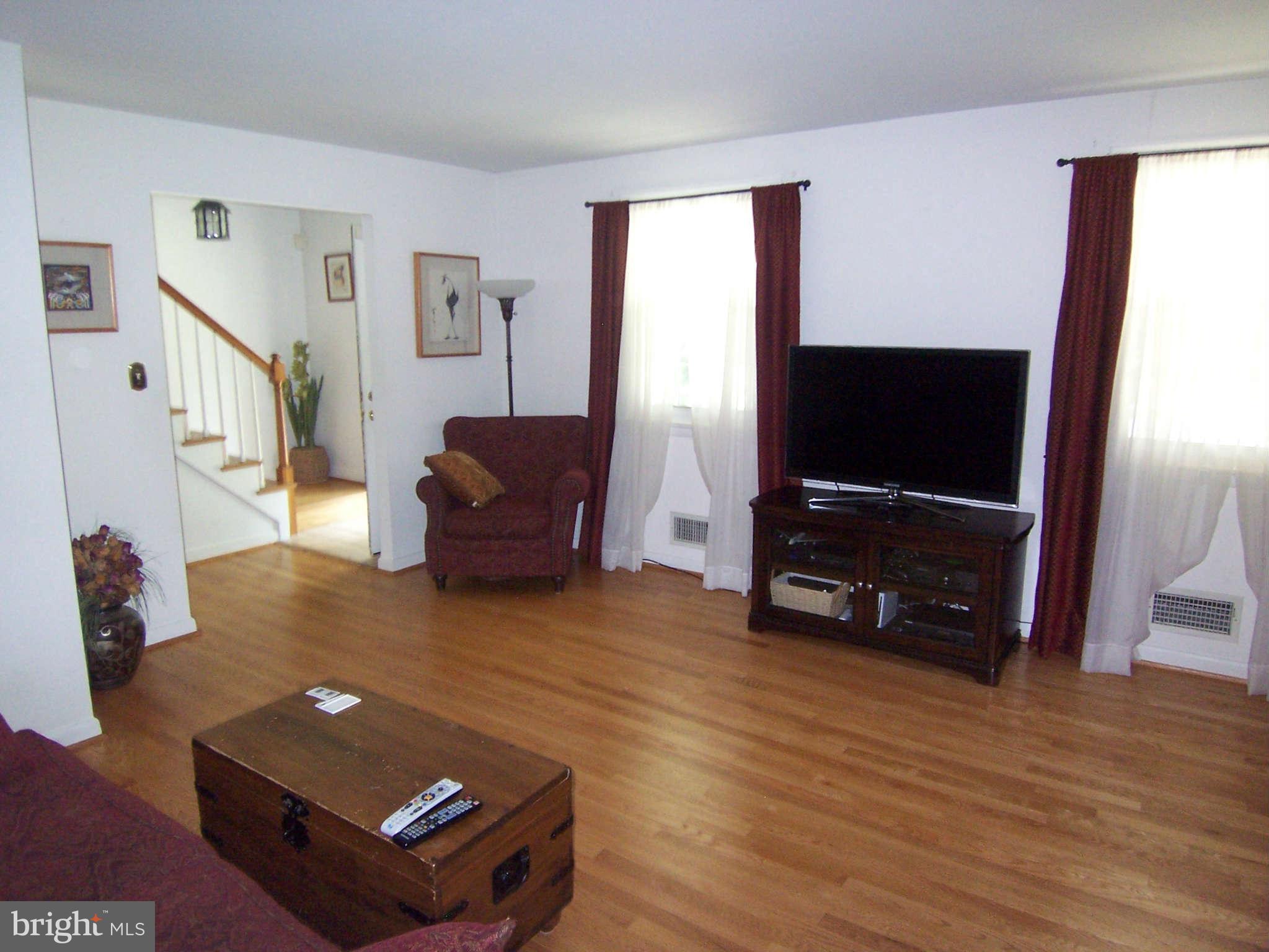 2008 Eastridge Road Timonium, MD 21093 - Photo 10 of 15 Living Room