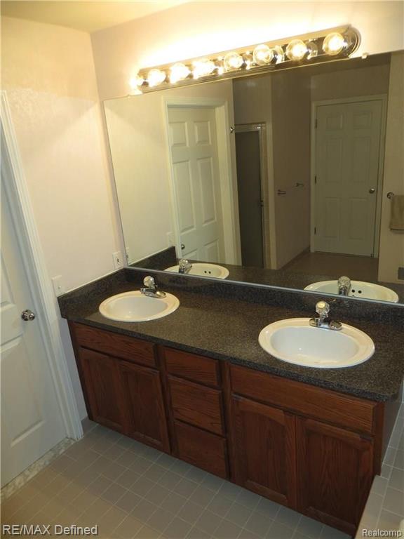 2721 Long Meadow Lane Rochester Hills, MI 48307 - Photo 10 of 26