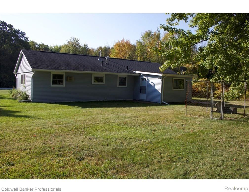 3178 Davison Road Lapeer, MI 48446 - Photo 20 of 21 IMG_1914.jpg