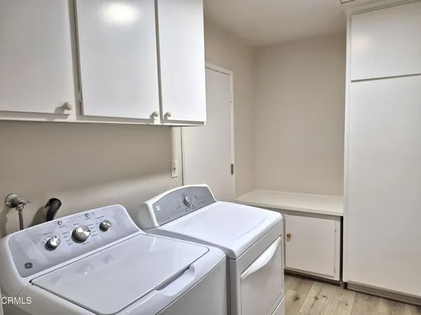 $900,000 | 42036 Village 42, Camarillo, CA 93012