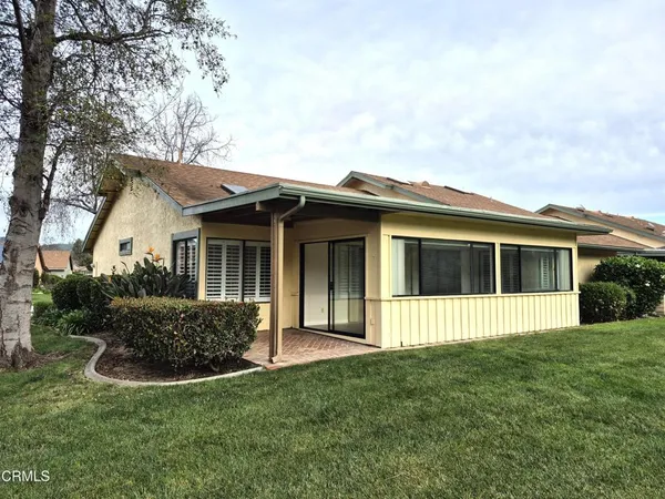 $900,000 | 42036 Village 42, Camarillo, CA 93012