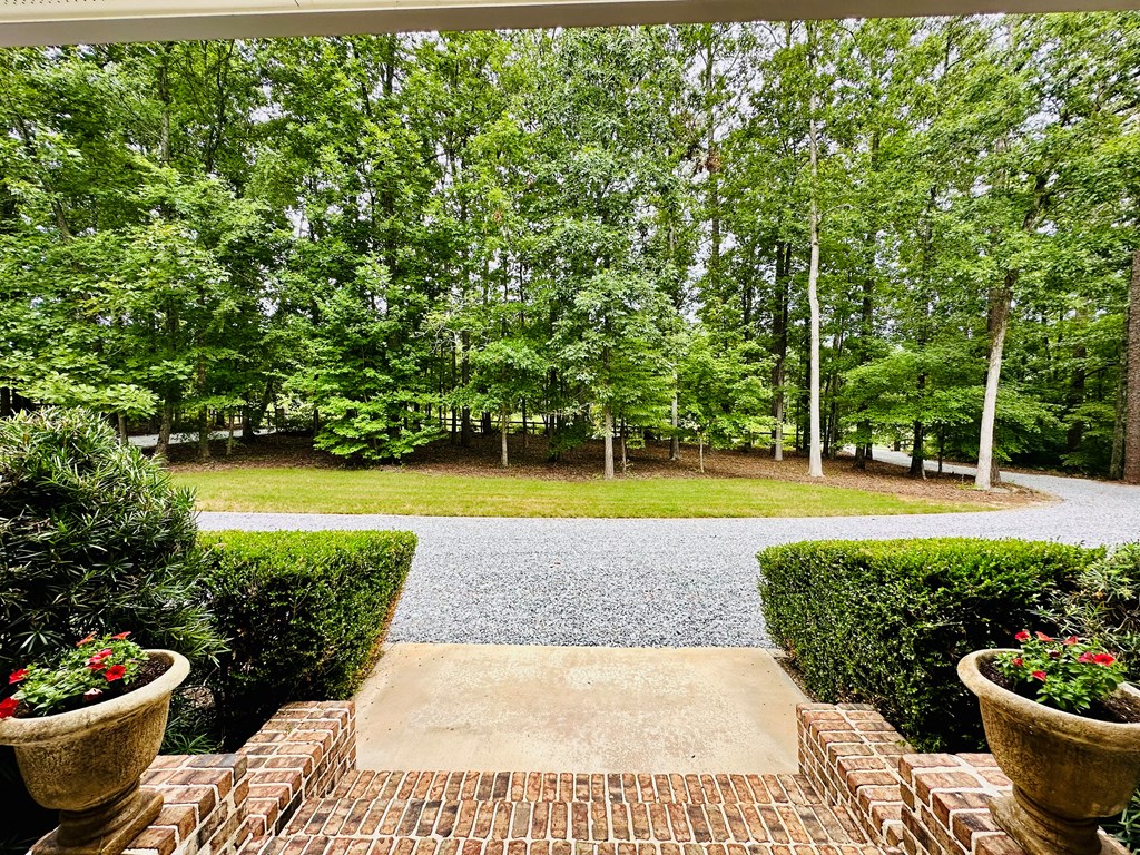 403 Gary Road Hodges, SC 29653 - Photo 7 of 91