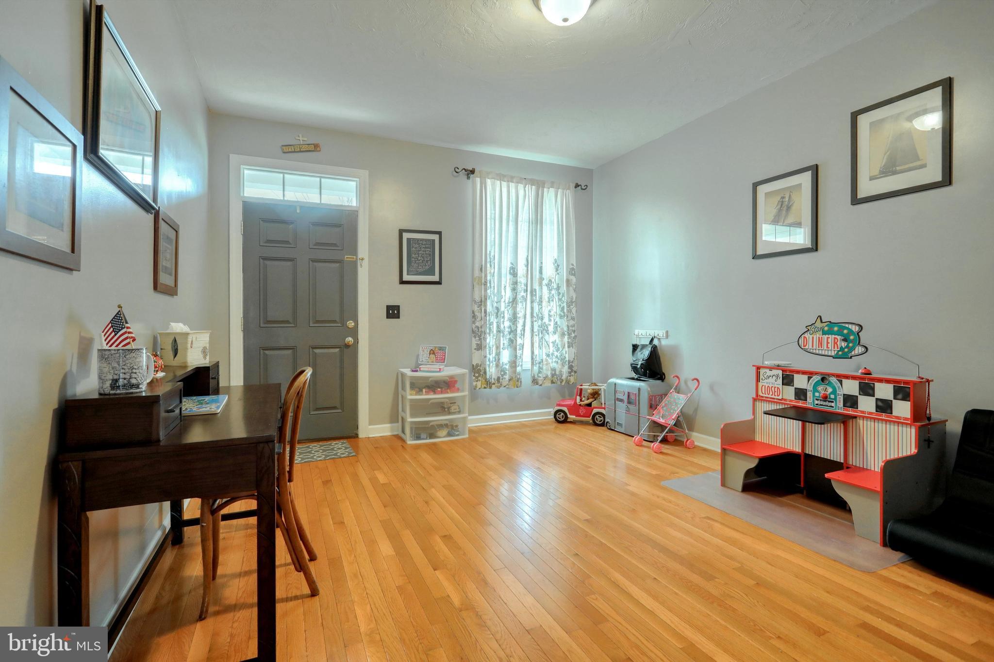 203 Maple Drive Hanover, PA 17331 - Photo 2 of 36 Gallery Image 2