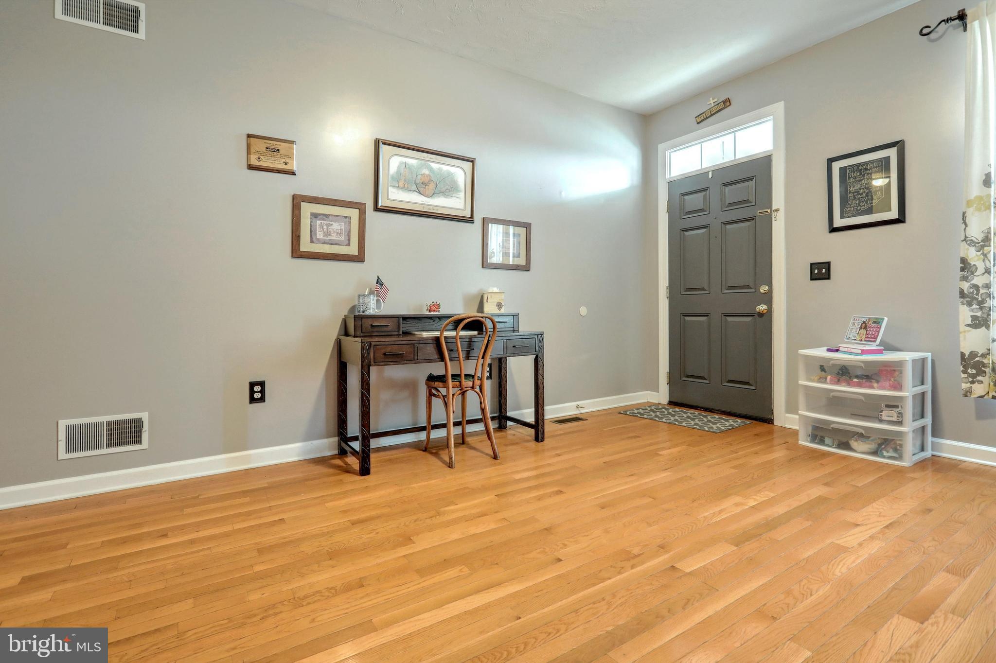 203 Maple Drive Hanover, PA 17331 - Photo 3 of 36 Gallery Image 3