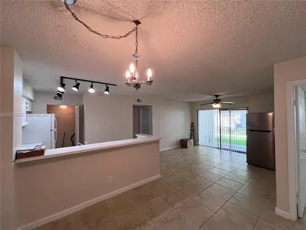 $2,200 | 640 South Park Road, Unit 144, Hollywood, FL 33021