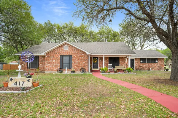$315,000 | 417 South Faires Street, Flatonia, TX 78941