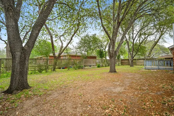 $315,000 | 417 South Faires Street, Flatonia, TX 78941