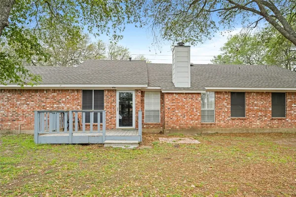 $315,000 | 417 South Faires Street, Flatonia, TX 78941