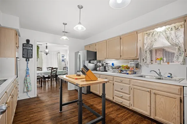 $315,000 | 417 South Faires Street, Flatonia, TX 78941