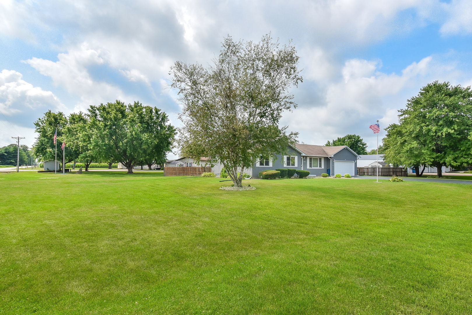 2898 North 4639th Road Sandwich, IL 60548 - Photo 2 of 25